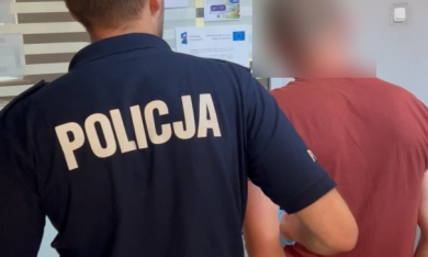 Rozbój na terenie pustostanu w regionie. Zatrzymano dwóch Ukraińców i Polaka
