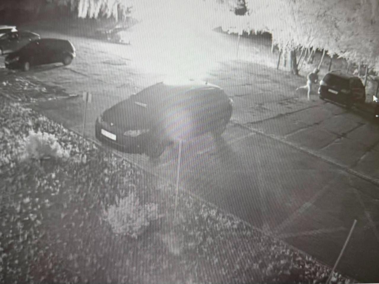 Region. Podpalił auto pod więzieniem i uciekł. Wpadł kilka dni później