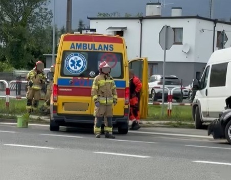 Poważny wypadek w regionie. Kierowcy zostali przewiezieni do szpitala. Utrudnienia w kierunku Poznania