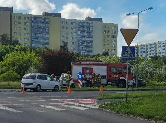 Os. Bolesława Śmiałego: zderzenie dwóch samochodów
