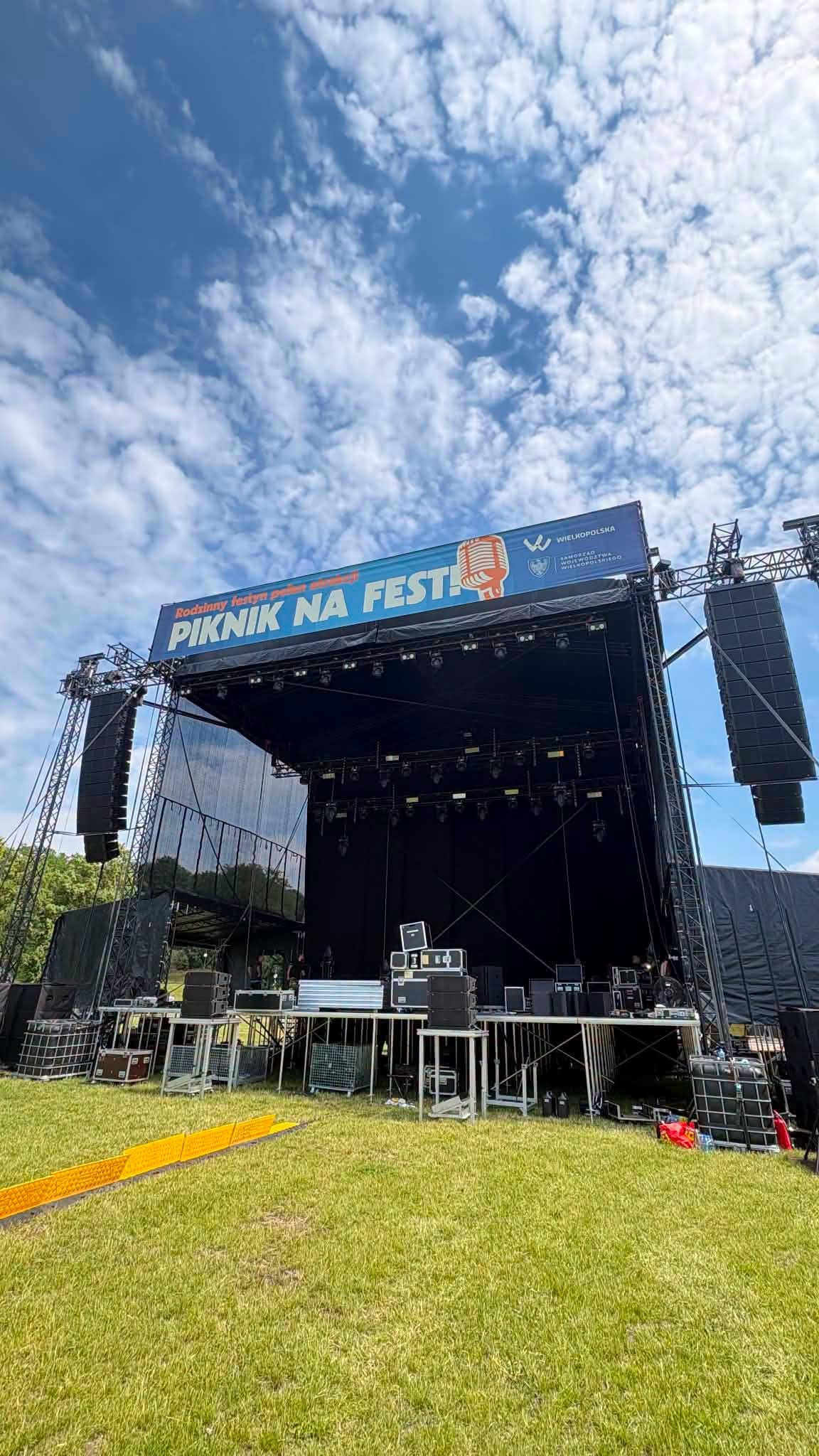 Piknik z gwiazdami w sobotę na Cytadeli. Scena już stoi