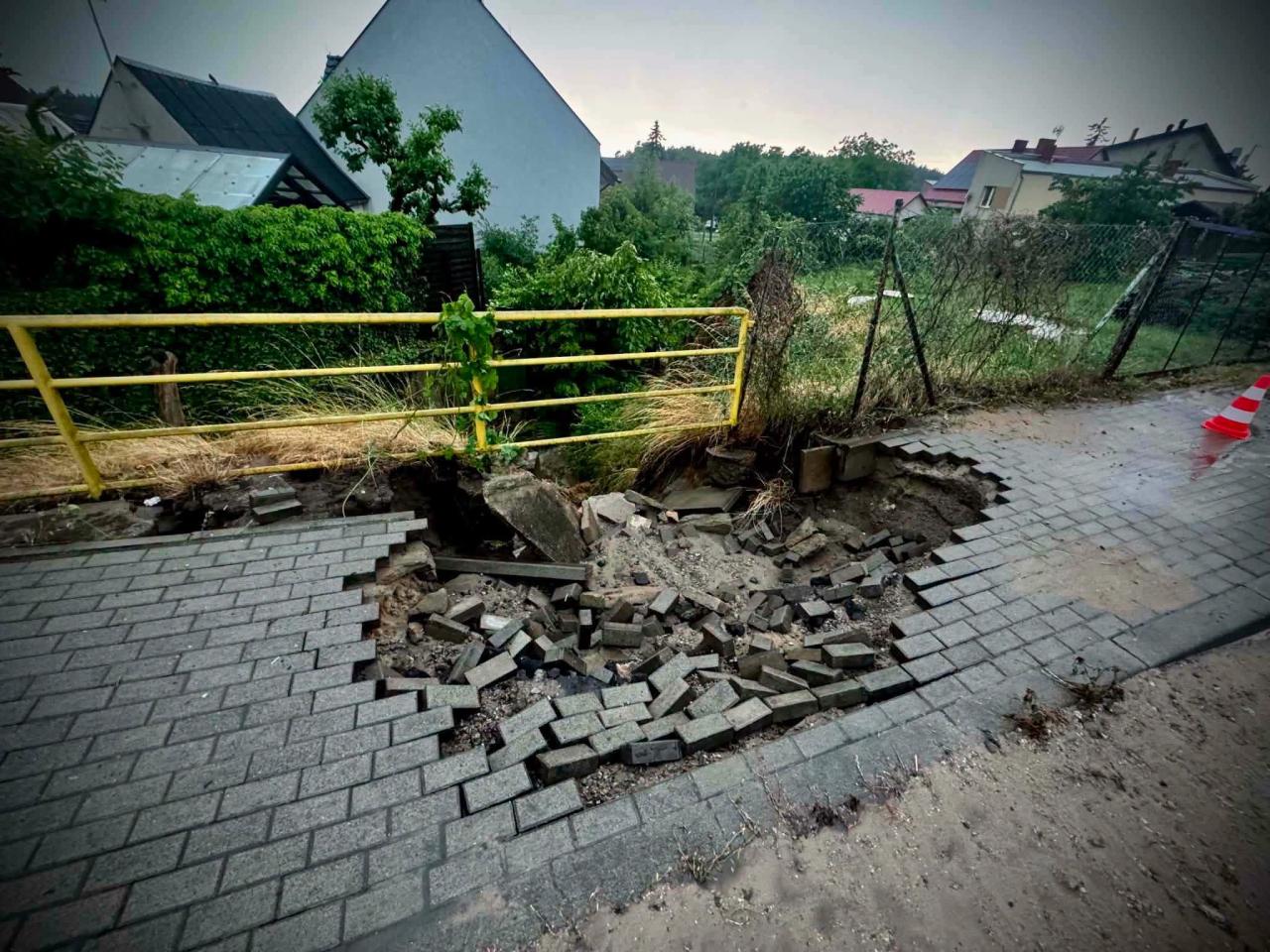 Ulewa i burza w Wielkopolsce. Strażacy interweniowali ponad 450 razy
