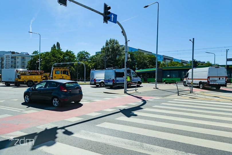 Duże utrudnienia po wypadku na poznańskim skrzyżowaniu. Jest apel do kierowców!