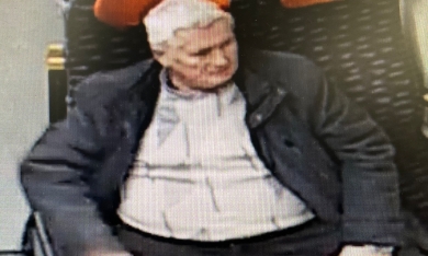 Policjanci szukają tego pasażera pociągu. Rozpoznajesz?