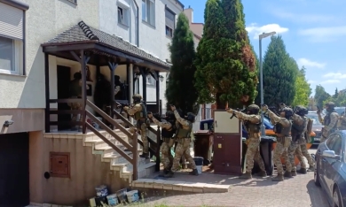 Akcja służb pod Poznaniem. Zatrzymano gang oszukujący Włochów na wnuczka