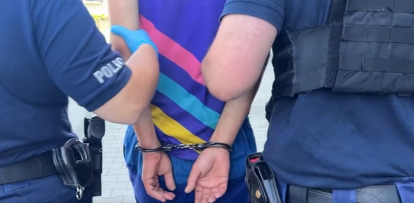 Wyniósł z galerii handlowej perfumy oraz inne przedmioty warte około 2500 złotych