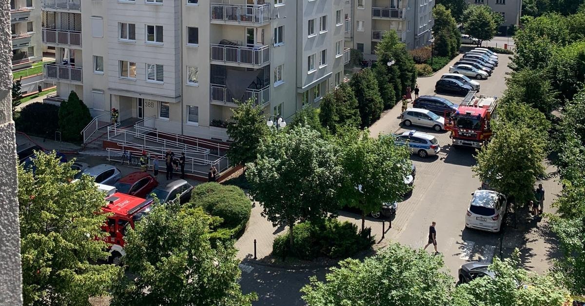 6 zastępów strażaków na poznańskim osiedlu