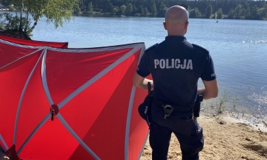 Parawan i służby nad Jeziorem Rusałka. Nie żyje mężczyzna