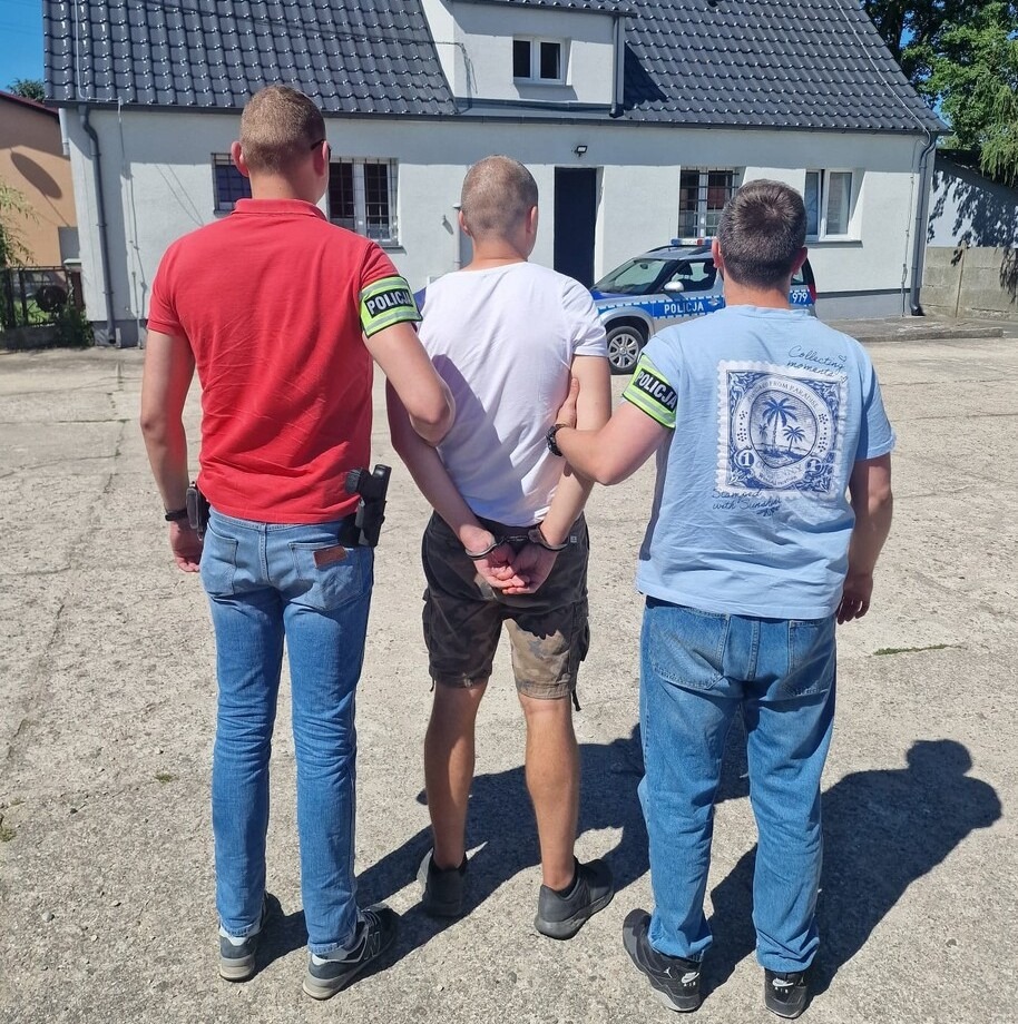 Uszkodził kościelną skarbonę w regionie i ją okradł. Wpadł na Pomorzu