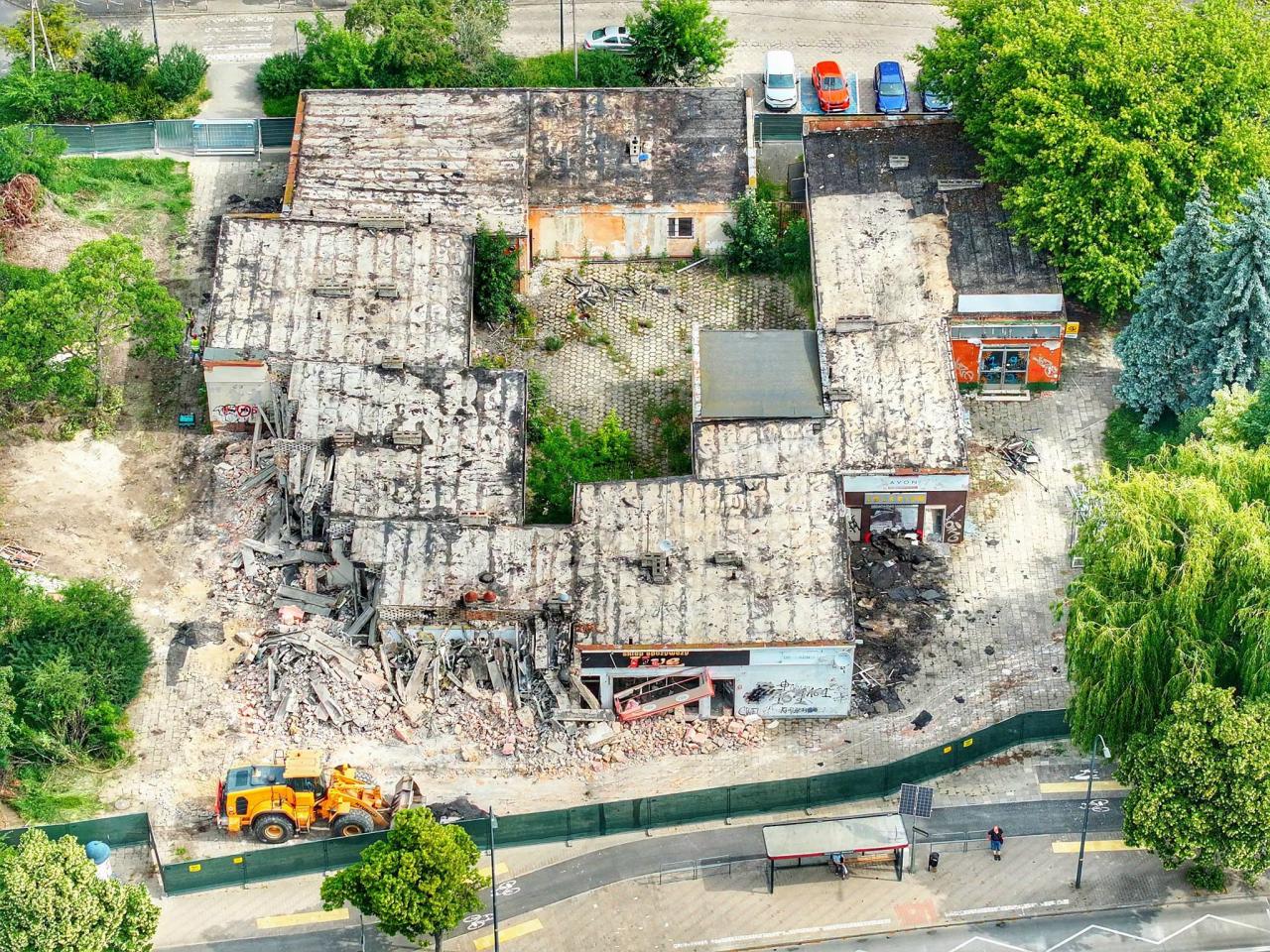 Charakterystyczny kompleks znika z mapy wielkopolskiego miasta. "Widok, który wywołuje spore poruszenie"