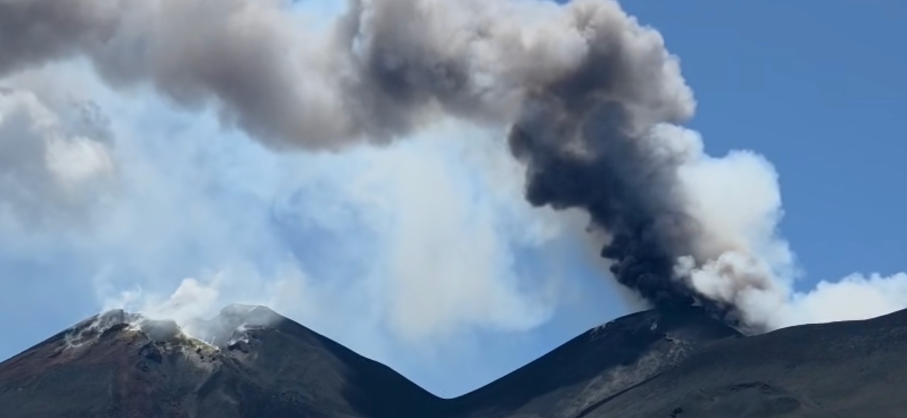 Erupcja Etny na Sycylii. Co z lotami z i do Poznania