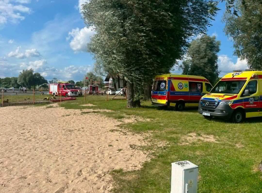 Krok od tragedii nad jeziorem w regionie. Grupa Niemców wypadła z kajaków do wody, dwa zatonęły