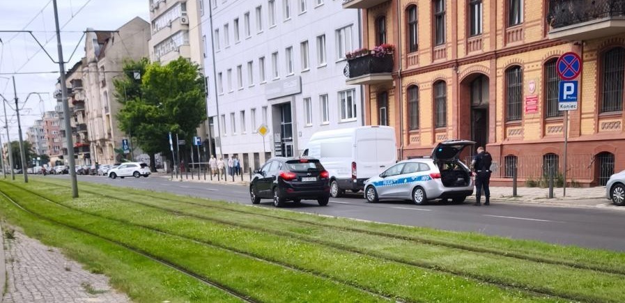 Akcja policji na Grunwaldzkiej. Kierowca busa w kajdankach