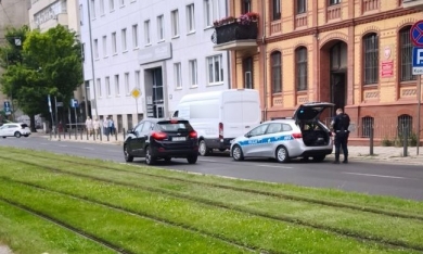 Akcja policji na Grunwaldzkiej. Kierowca busa w kajdankach
