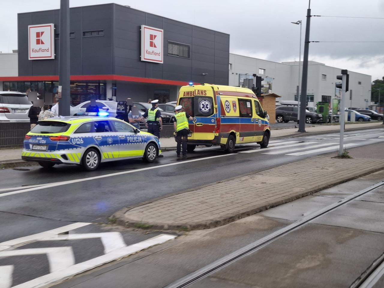 Interwencja służb przy ulicy Głogowskiej
