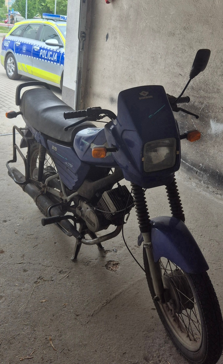 Policyjny pościg za motorowerzystą w regionie. Okazało się, iż to 12-latek