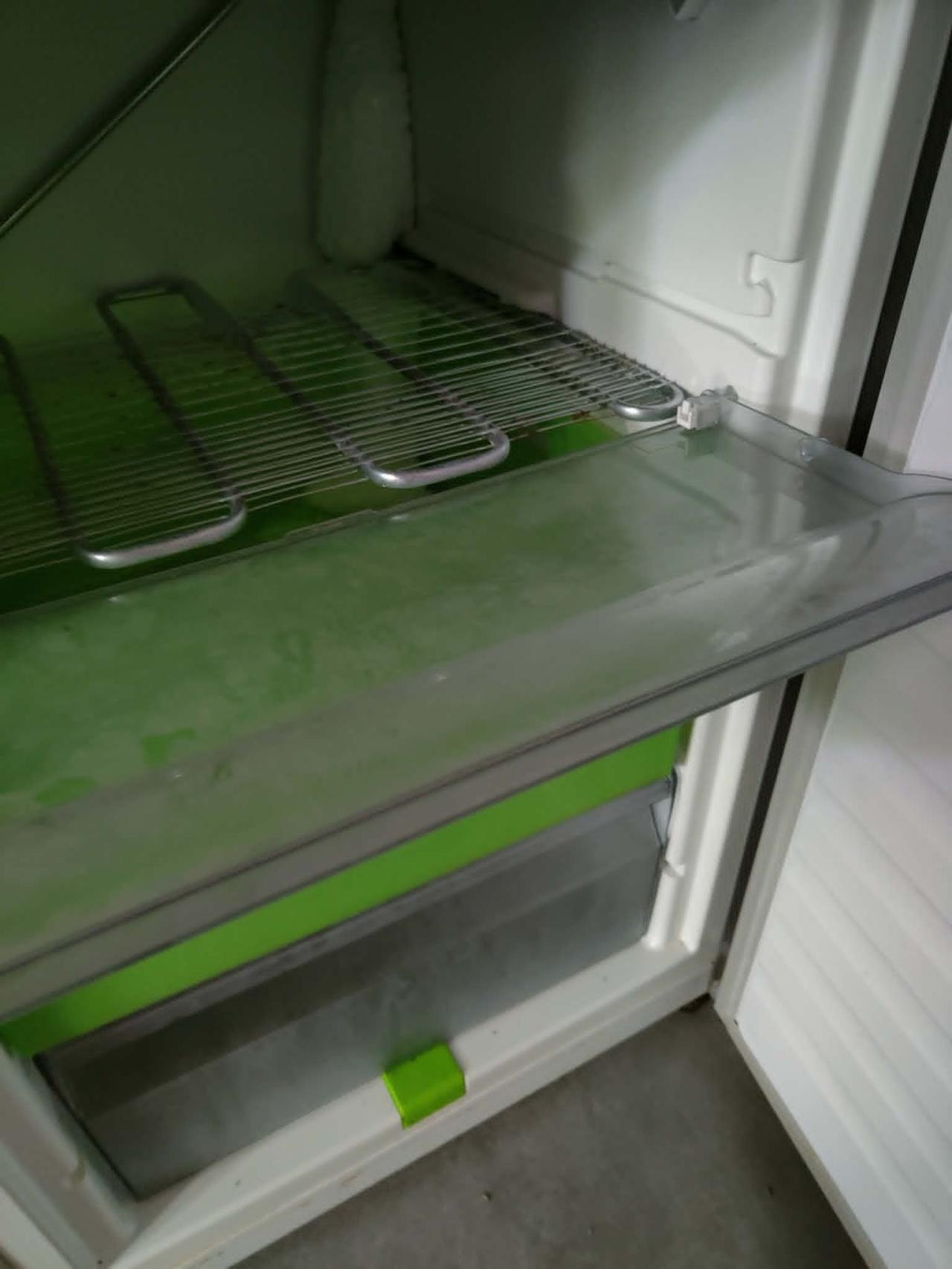 Ukradł całe mnóstwo mrożonek. Wartość łupu, to około 600 złotych. Monitoring zarejestrował kradzież