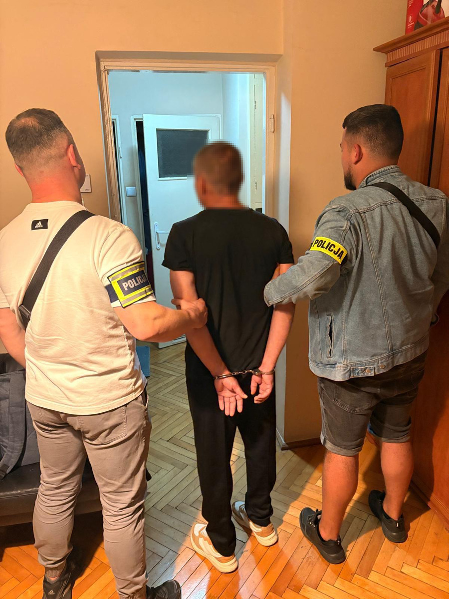 Obywatel Ukrainy był poszukiwany przez policjantów z Wielkopolski od 3 lat. Wpadł po powrocie do Polski