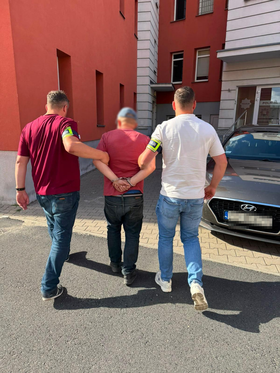 Policjanci z regionu pracowali nad sprawą od kilku miesięcy. Zatrzymano 77-latkę i 64-latka