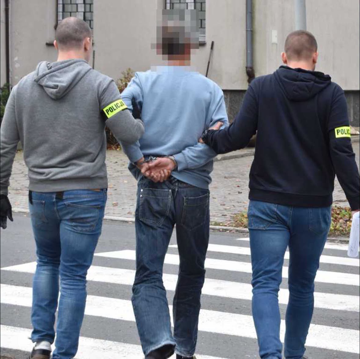 33-latek usłyszał 21 zarzutów. Wszystkie dotyczą zakazanych substancji