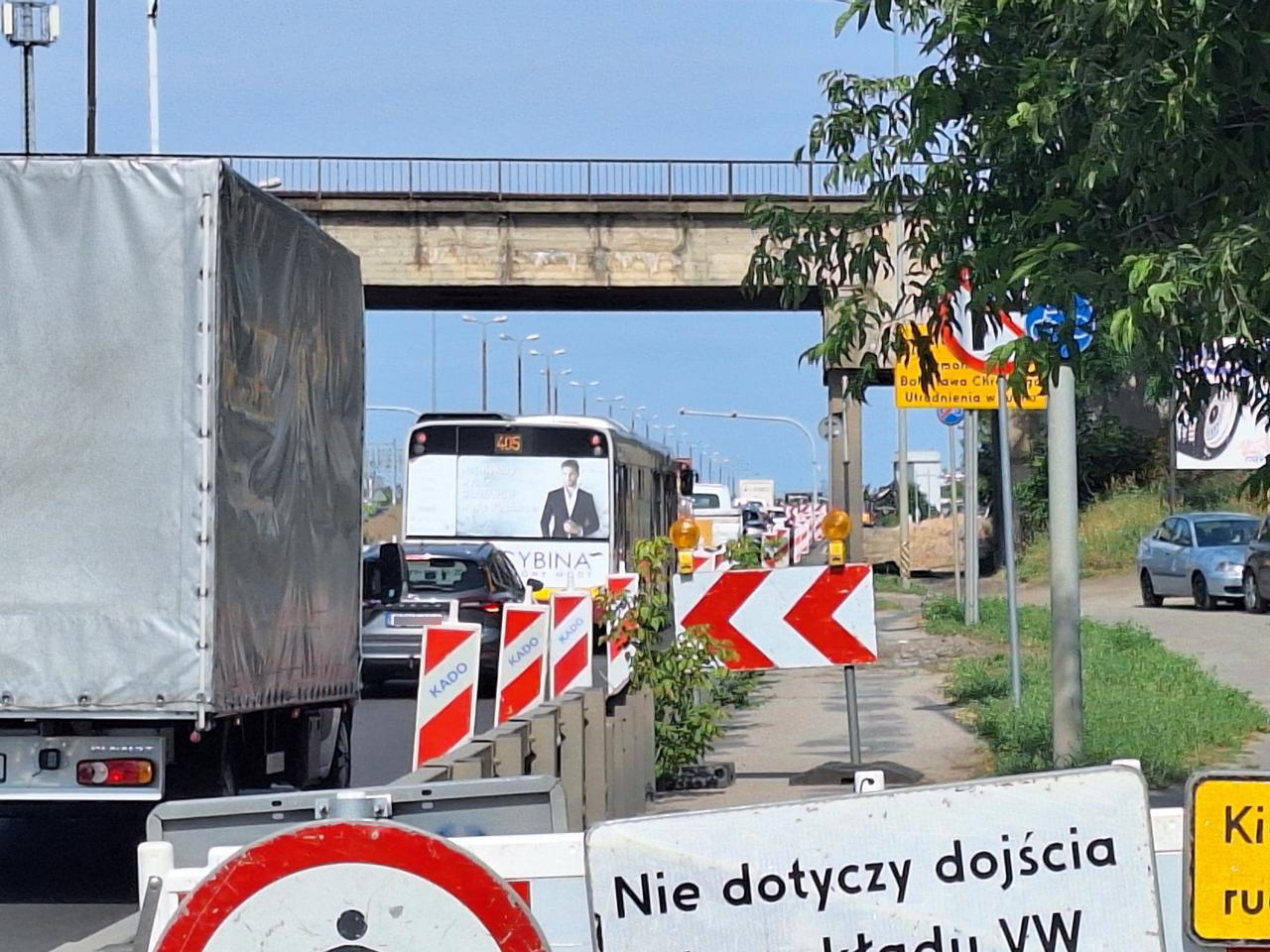 Zwężenie i ogromne korki na Warszawskiej. Remont wiaduktu ma potrwać niemal rok!