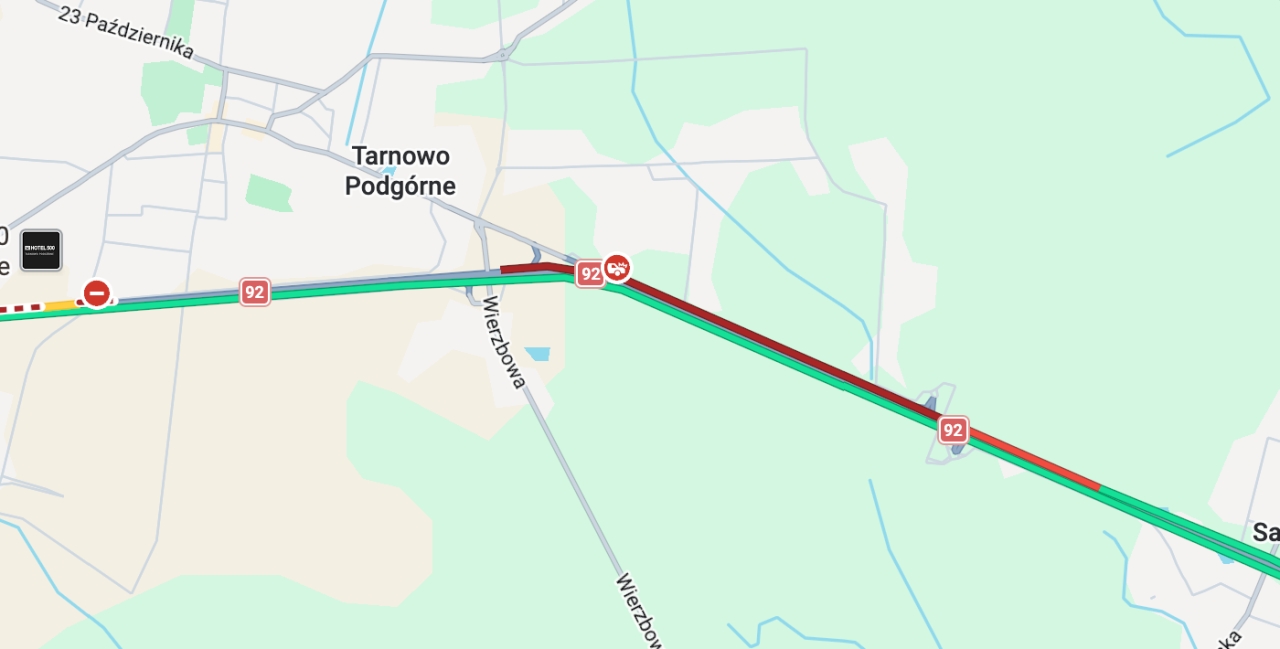 Blokada na DK92 w Tarnowie Podgórnym. Z lawety spadła koparka
