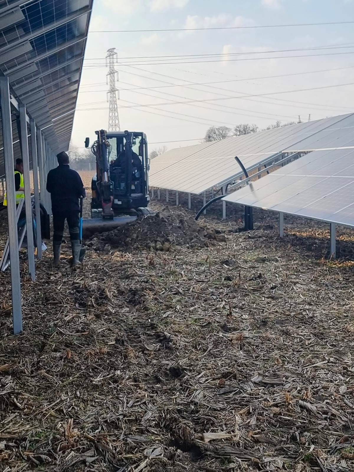 Podpoznańska gmina wybudowała farmę fotowoltaiczną. Ma przynieść duże oszczędności