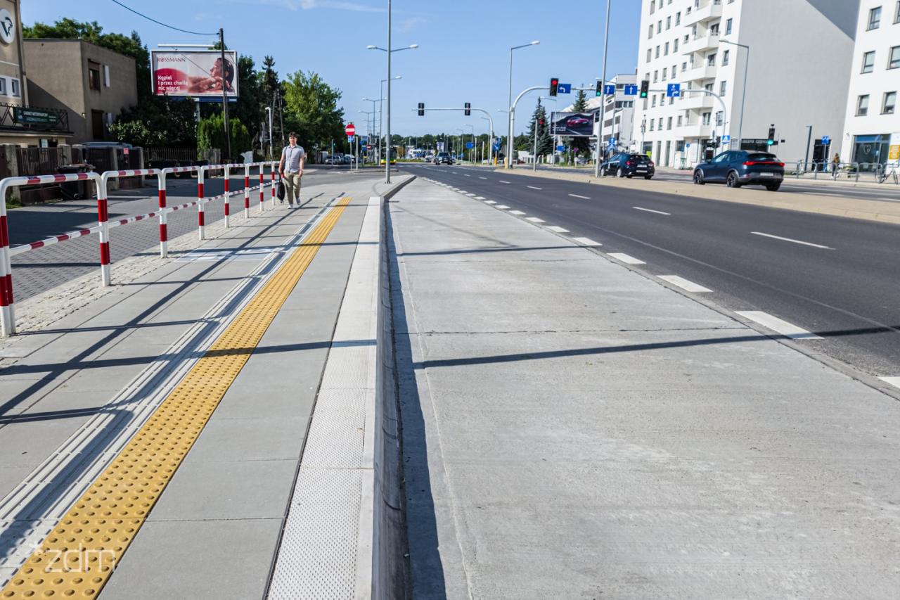 Odnowiono dwie zatoki autobusowe w Poznaniu. Prace pochłonęły ponad 700 tysięcy złotych