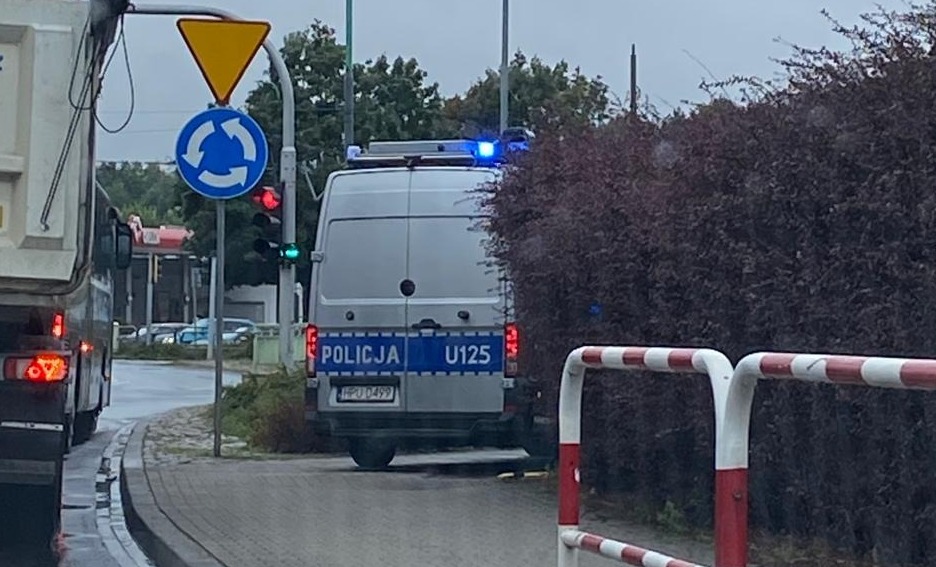 Zderzenie trzech aut na rondzie Śródka