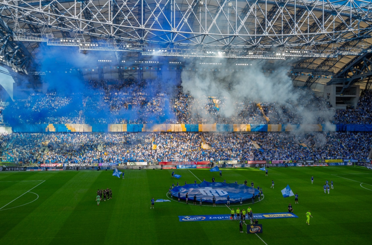 Jest nowa umowa miasta z Lechem Poznań na dzierżawę Enea Stadionu. Do budżetu trafi znacznie więcej pieniędzy