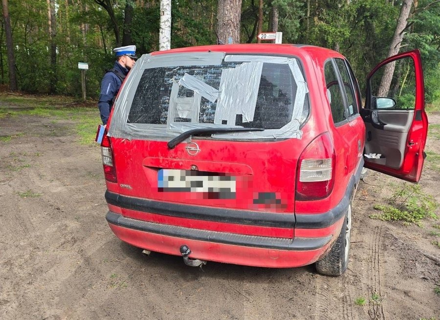 Pijany kierowca jechał slalomem. Świadek zdarzenia gwałtownie zareagował