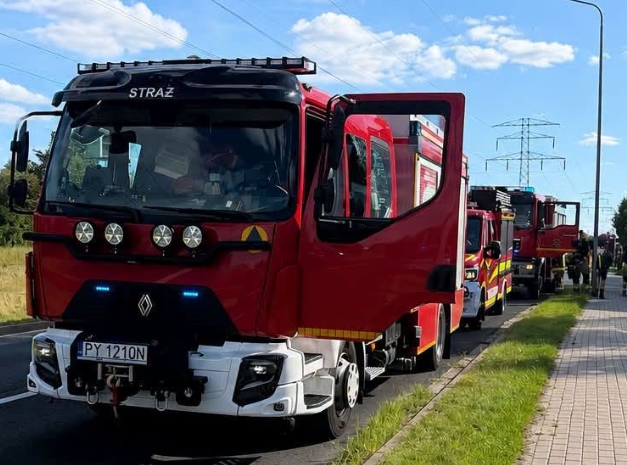 Nagłe zatrzymanie krążenia u mężczyzny. Ratownicy medyczni i strażacy przez 20 minut walczyli o jego życie
