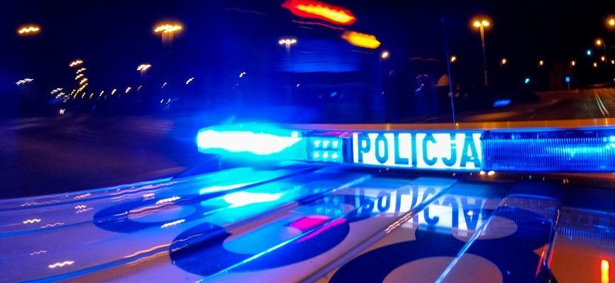 Skoczył do wody, żeby ukryć się przed policją. "Za wszelką cenę próbował uniknąć spotkania z mundurowymi"