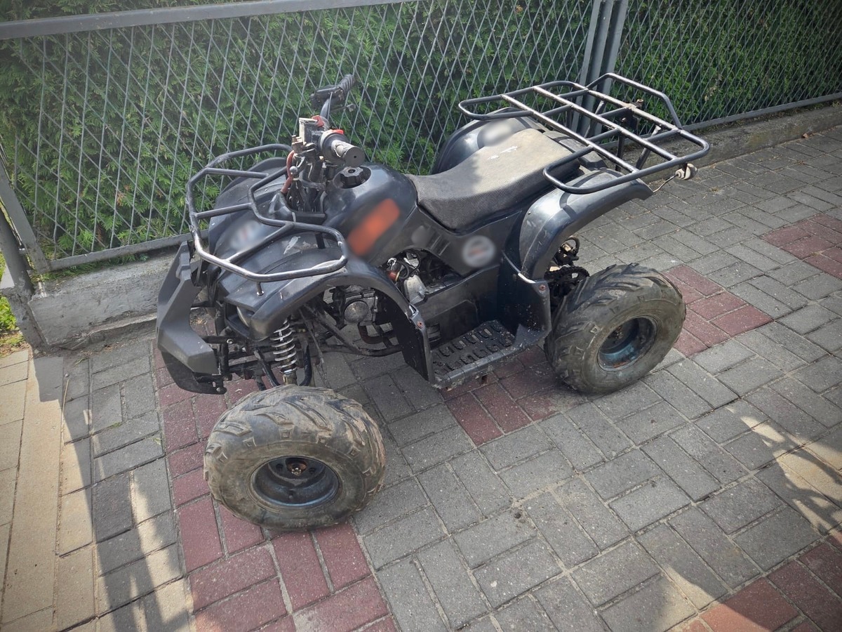 Region. Pijany jechał na quadzie bez kasku po ulicy. Miał trzy zakazy, idzie do więzienia