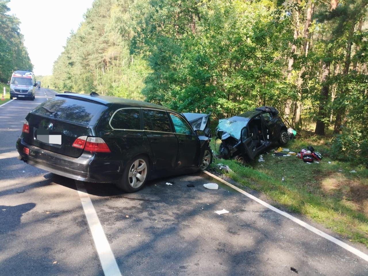 Poważny wypadek na północy regionu. Czołowe zderzenie aut, są ranni