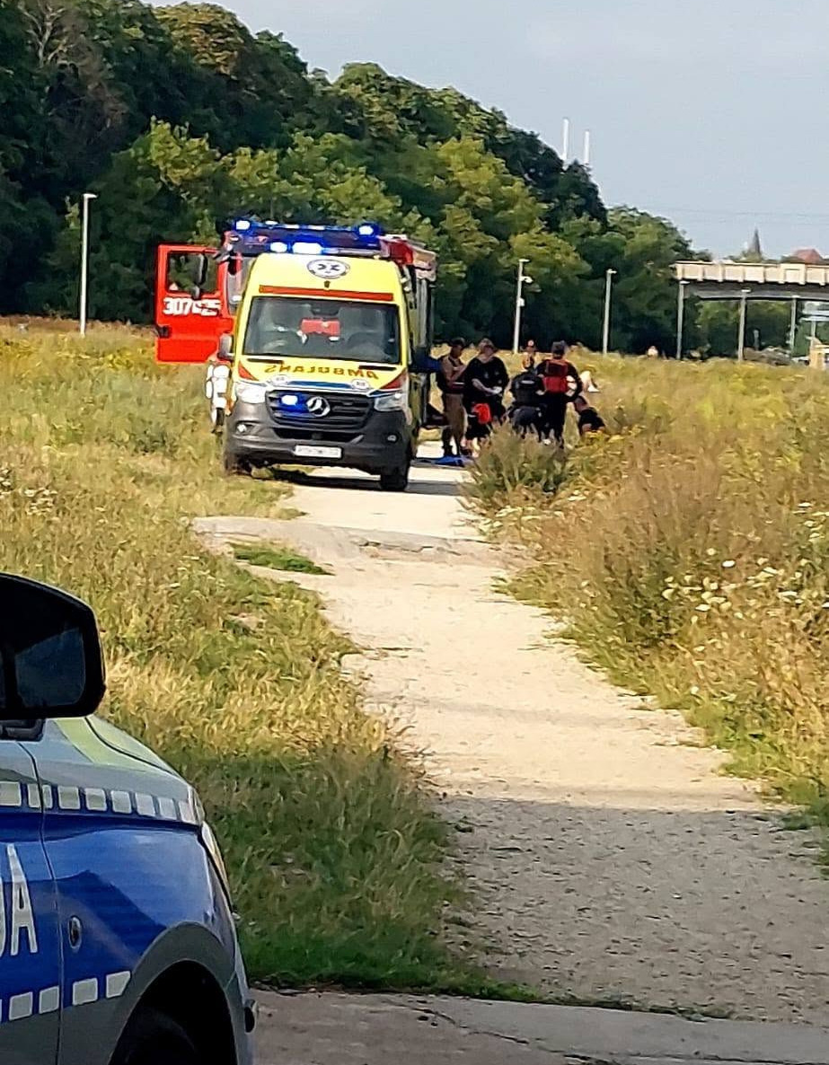 Zobaczył tonącego człowieka i skoczył z mostu do Warty w Poznaniu. "Nie wahał się ani chwili"