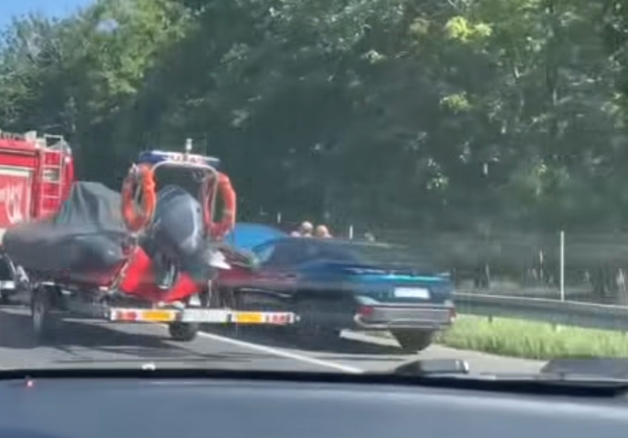 Fatalny wypadek na S11 Kórnik – Poznań. Kierowca wysiadł z zepsutego auta, potrąciła go ciężarówka