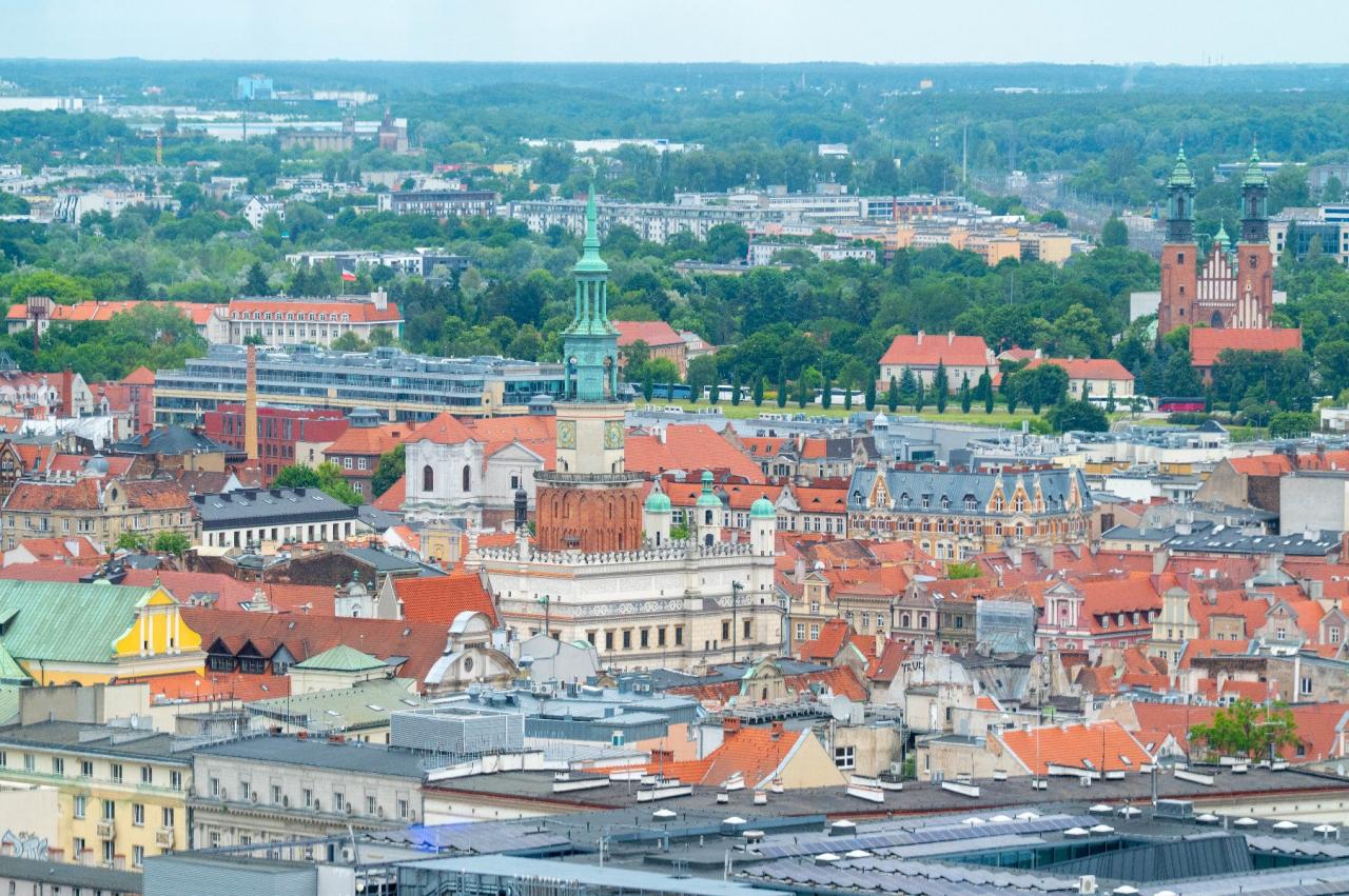 Poznańscy seniorzy i ich opiekunowie mogą skorzystać ze wsparcia. Są szczegóły