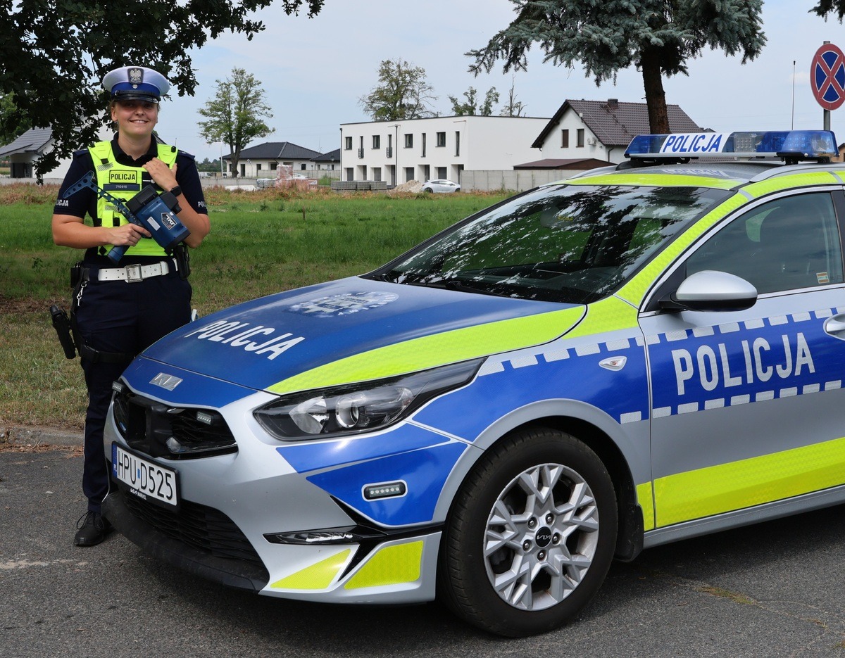 Policjantka podczas spędzania czasu wolnego z rodziną nad jeziorem uratowała trzy życia! "Ratunku, pomocy, toniemy!"