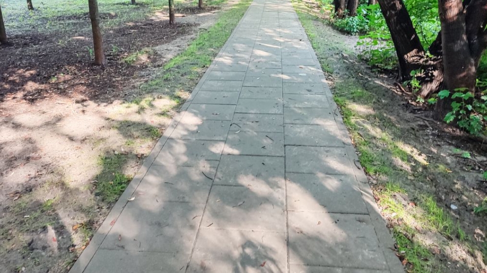 160-metrowy odcinek chodnika już wyremontowany. Usunięto starą kostkę brukową