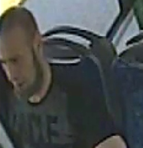 Policjanci szukają tego pasażera autobusu. "Zachowanie wywołało zgorszenie"