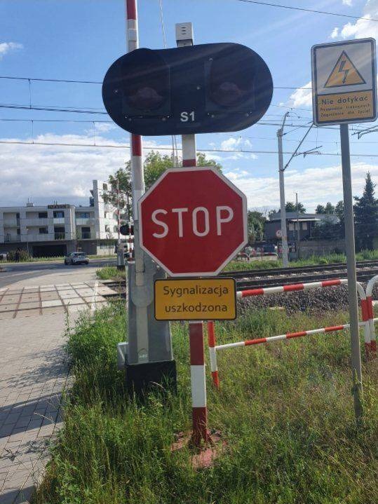 Przez uszkodzone rogatki mieszkańcy mają zakłóconą ciszę nocną. Pociągi głośno sygnalizują przejazd