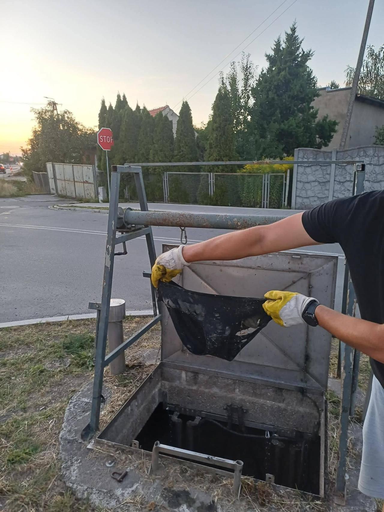 Takie znalezisko w kanalizacji w regionie. "Skończyło się na zatrzymaniu pompy."