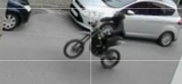 'Pod prąd' i na jednym kole. Tak poruszał się 18-letni motocyklista ulicami jednego z wielkopolskich miast