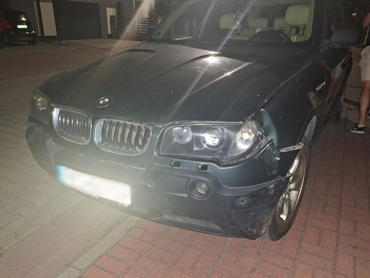 Z posesji w regionie zginęło BMW i Mazda. "Korzystał z uprzejmości znajomego"