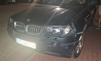 Z posesji w regionie zginęło BMW i Mazda. "Korzystał z uprzejmości znajomego"