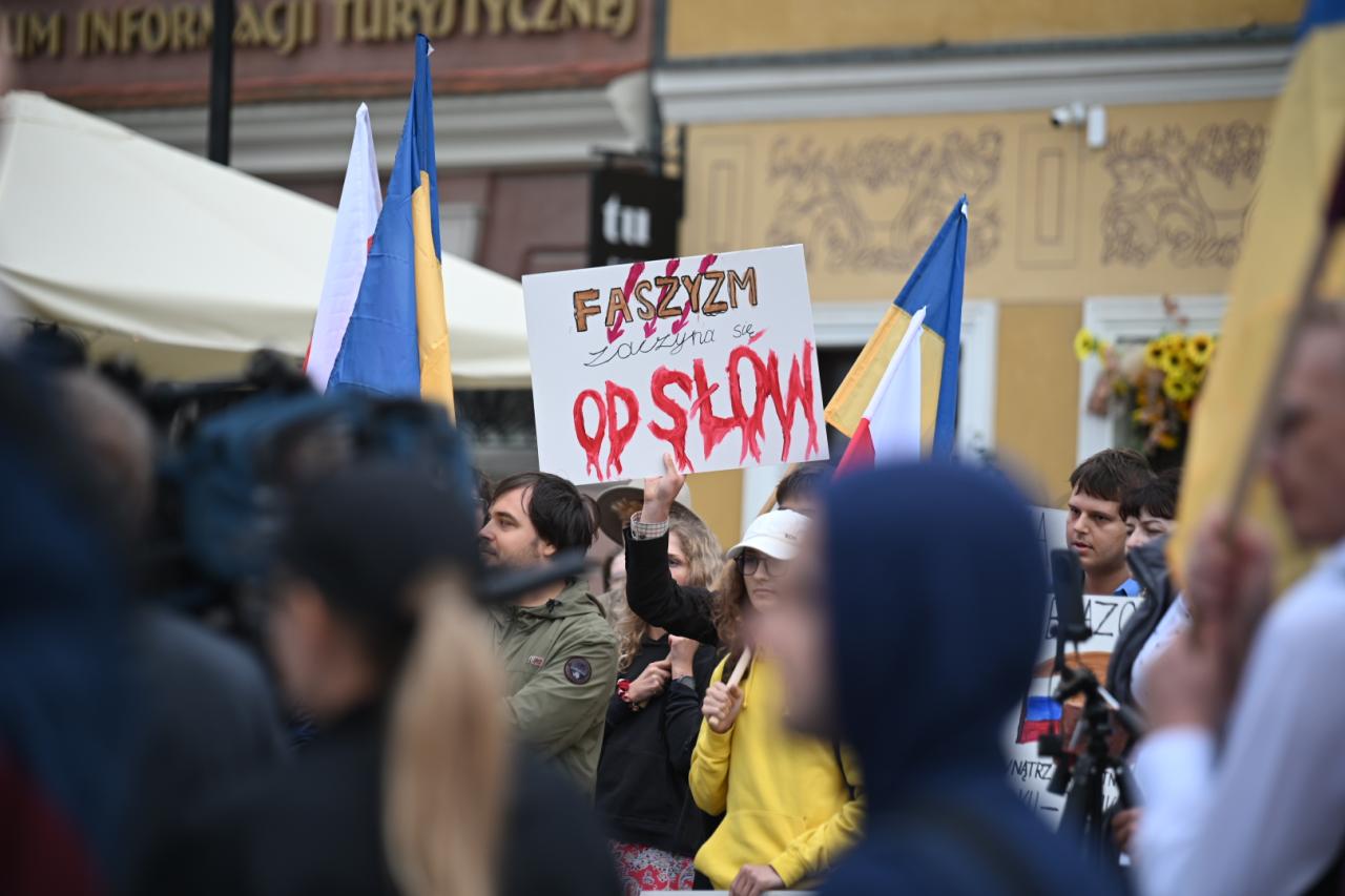 Poznańska manifestacja przeciwko "faszyzmowi i ksenofobii"