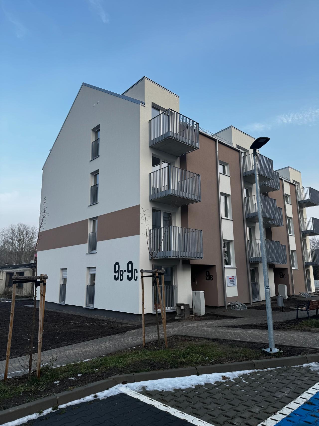 Nowy komunalny blok gotowy od miesięcy, ale nikt w nim nie mieszka. Znamy powód