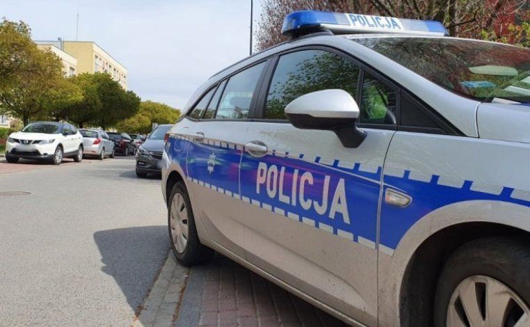 Wypadek pod Poznaniem. realizowane są poszukiwania jednego z uczestników