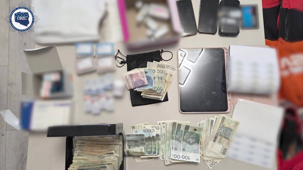 Handlowali podrabianymi lekami. Wysyłali je do odbiorców w całym kraju i poza Polskę